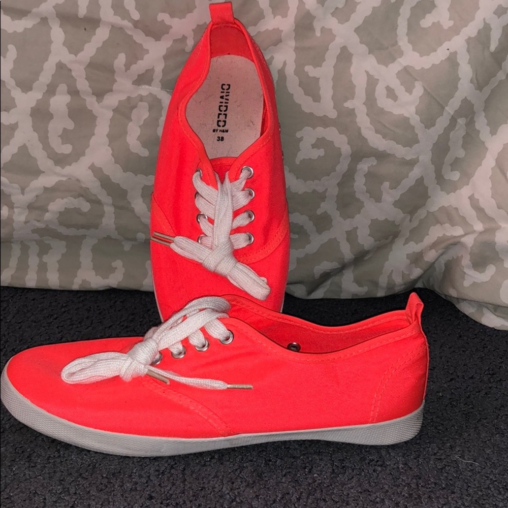 Sneakers
